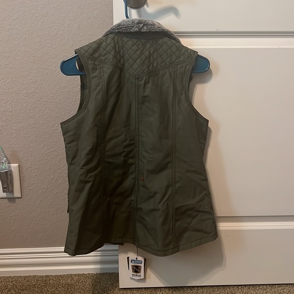 Noble Outfitters Fur Vest - Picture 2 of 2